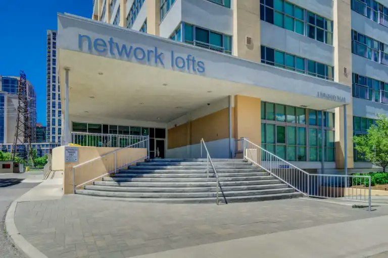 2 Fieldway Road, Toronto, ON, M8Z 0B9 - 2