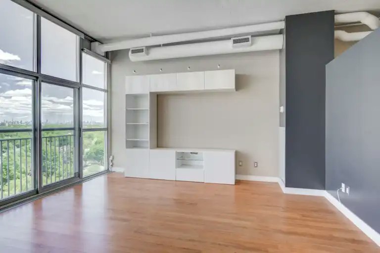 2 Fieldway Road, Toronto, ON, M8Z 0B9 - 9