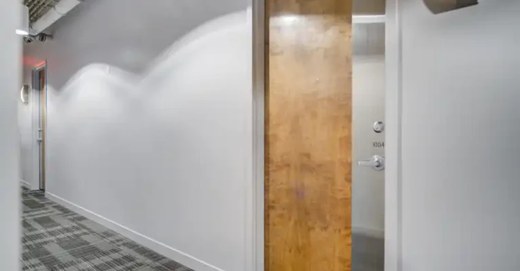 2 Fieldway Road, Toronto, ON, M8Z 0B9 - 3
