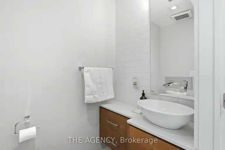 570 Wellington Street West, Toronto, ON, M5V 2X5 - 2