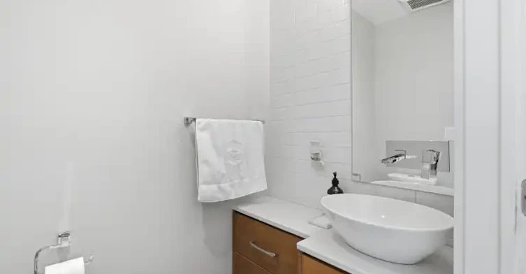 570 Wellington Street West, Toronto, ON, M5V 2X5 - 2