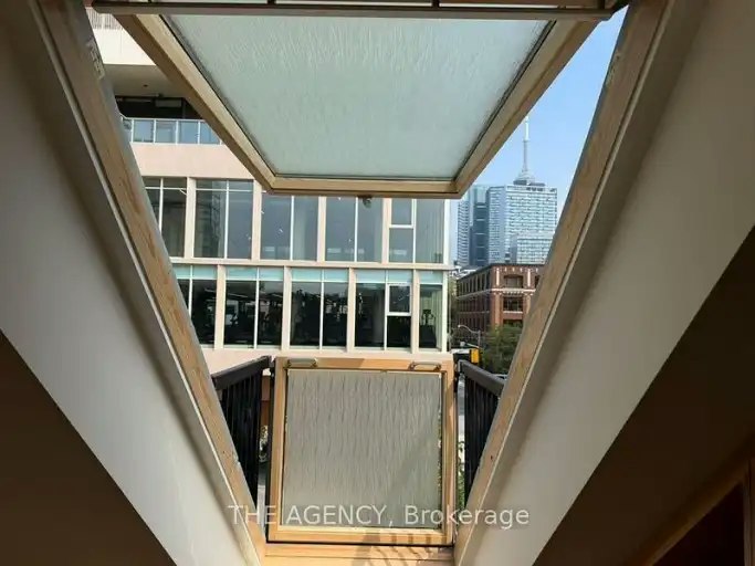 570 Wellington Street West, Toronto, ON, M5V 2X5 - 4