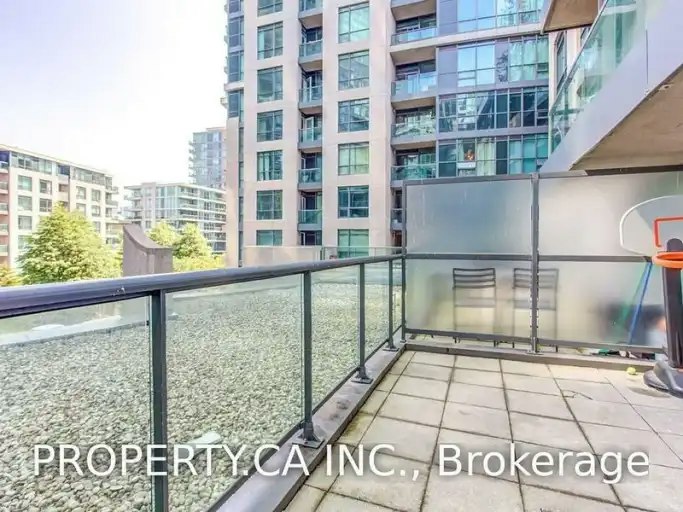 219 Fort York Boulevard, Toronto, ON, M5V 1B1 - 2