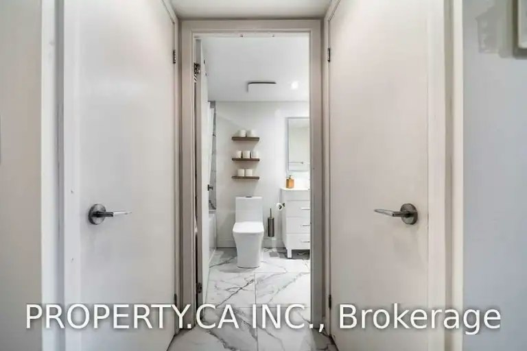 219 Fort York Boulevard, Toronto, ON, M5V 1B1 - 4
