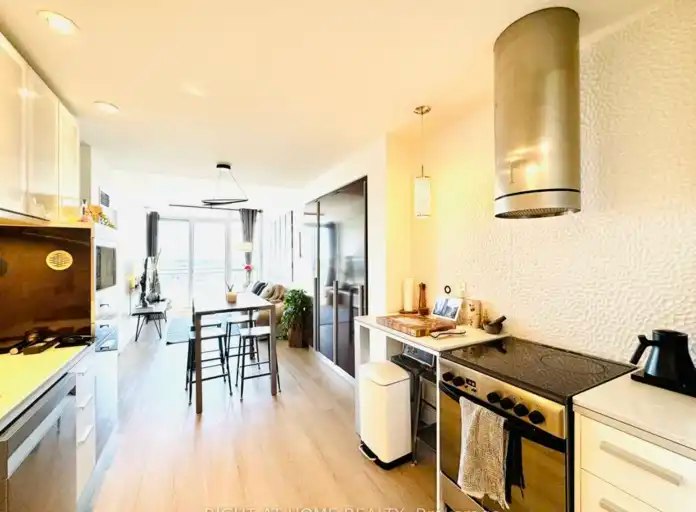 38 Dan Leckie Way, Toronto, ON, M5V 2V6 - 13