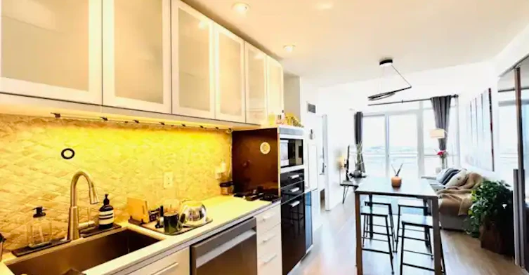 38 Dan Leckie Way, Toronto, ON, M5V 2V6 - 12
