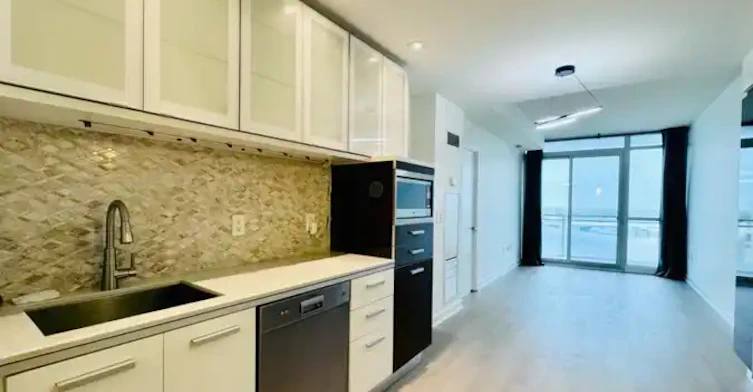 38 Dan Leckie Way, Toronto, ON, M5V 2V6 - 3