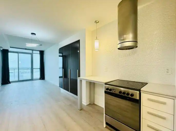 38 Dan Leckie Way, Toronto, ON, M5V 2V6 - 4