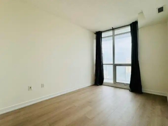 38 Dan Leckie Way, Toronto, ON, M5V 2V6 - 5