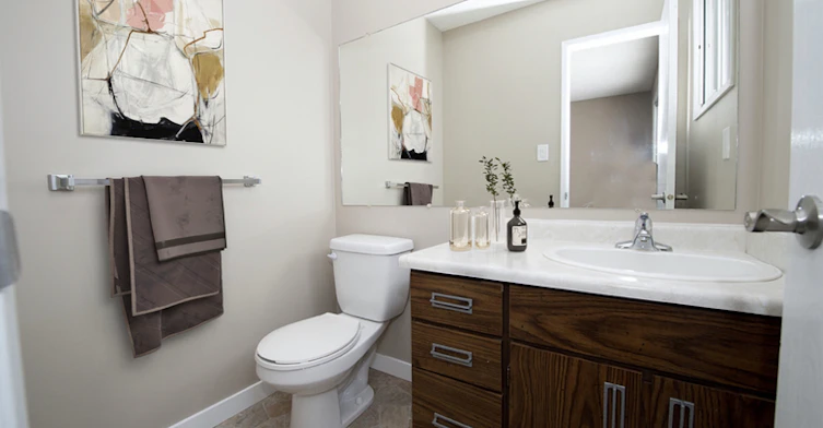 153 Woodvale Hillview, Mill Woods Road West NW, Edmonton, AB, T6L 1E7 - 8