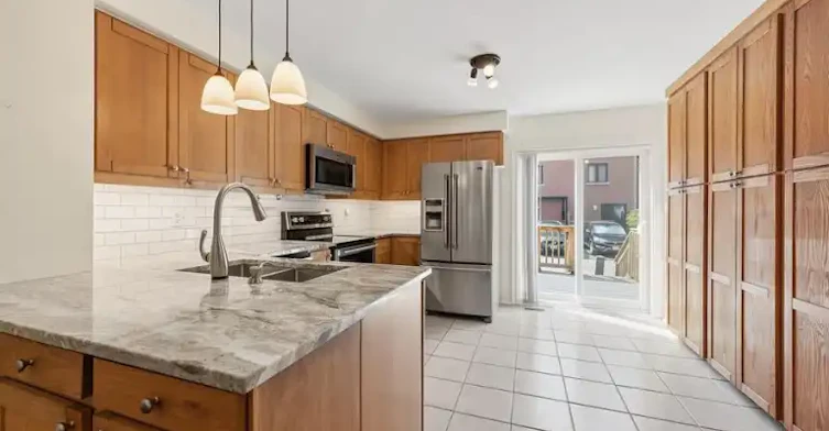 21 Littleyork Road, Toronto, ON, M4E 3W6 - 15
