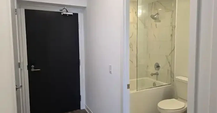 180 Front Street East, Toronto, ON, M5A 0A9 - 4