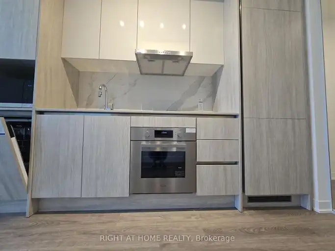 180 Front Street East, Toronto, ON, M5A 0A9 - 10