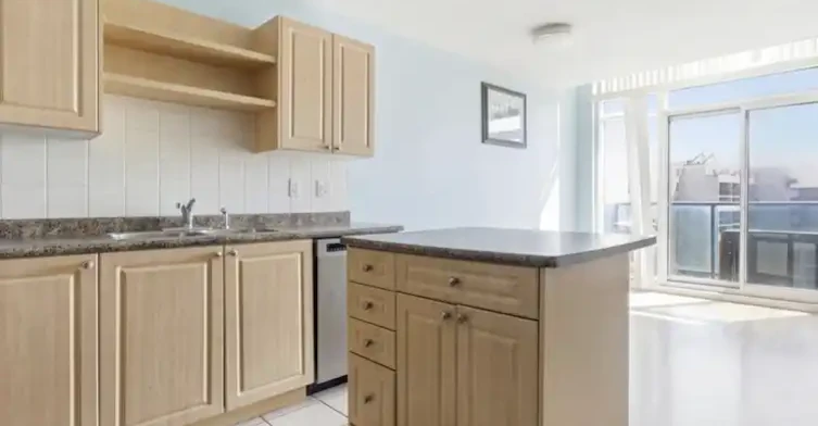 600 Fleet Street, Toronto, ON, M5V 1B7 - 3