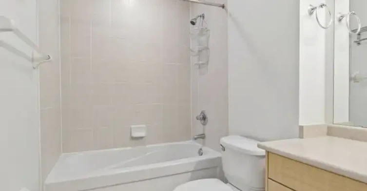 600 Fleet Street, Toronto, ON, M5V 1B7 - 9