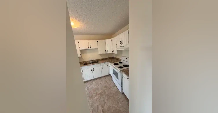 4928 59 Street, Innisfail, AB, T4G 1R8 - 3