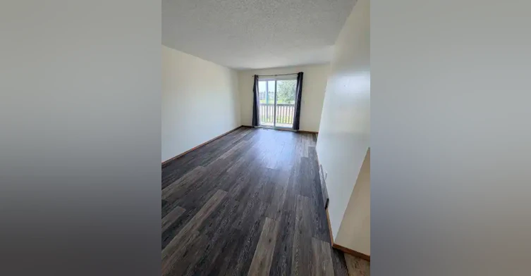 4928 59 Street, Innisfail, AB, T4G 1R8