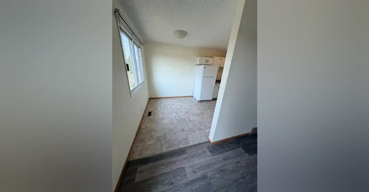 4928 59 Street, Innisfail, AB, T4G 1R8 - 2