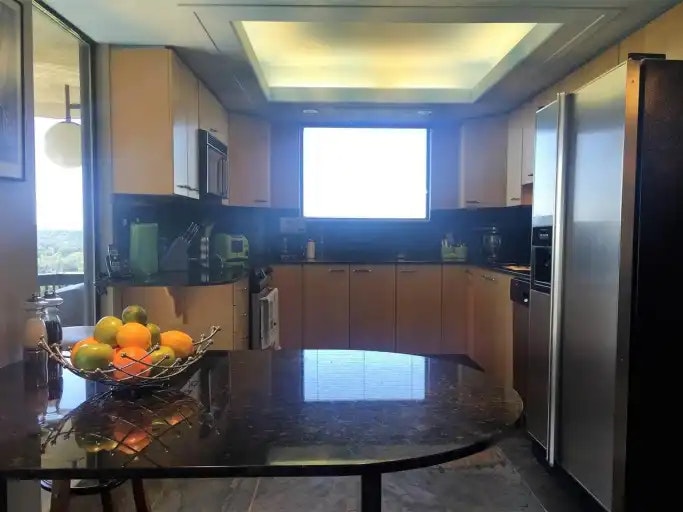 11503 100 Avenue Northwest, Edmonton, AB, T5K 2K7 - 7