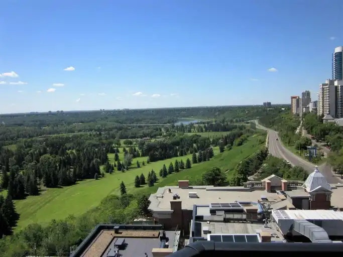 11503 100 Avenue Northwest, Edmonton, AB, T5K 2K7 - 9