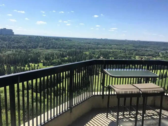 11503 100 Avenue Northwest, Edmonton, AB, T5K 2K7 - 2