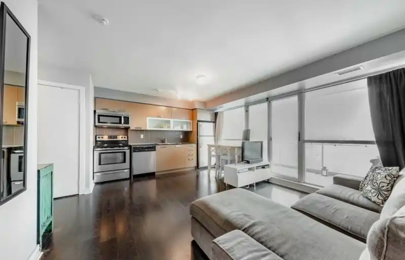 100 Western Battery Road, Toronto, ON, M6K 3S2 - 2
