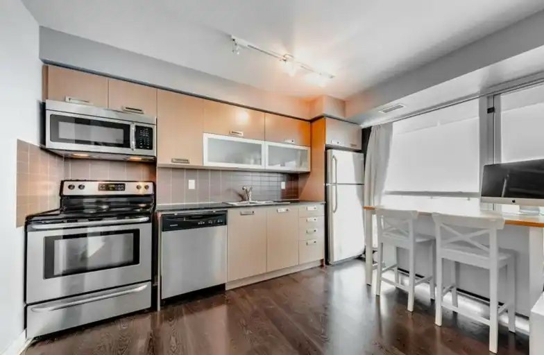 100 Western Battery Road, Toronto, ON, M6K 3S2 - 3