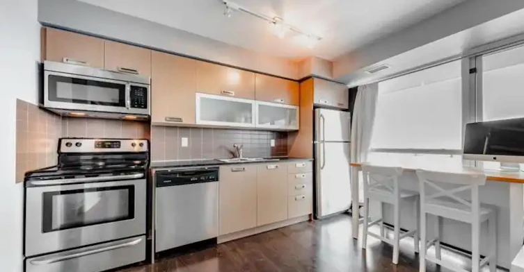 100 Western Battery Road, Toronto, ON, M6K 3S2 - 3