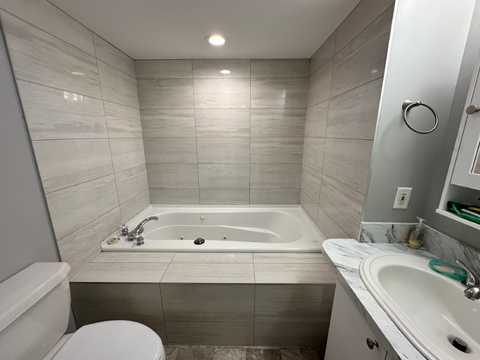 4323 Gallant Avenue, North Vancouver, BC, V7G 1L2 - 18