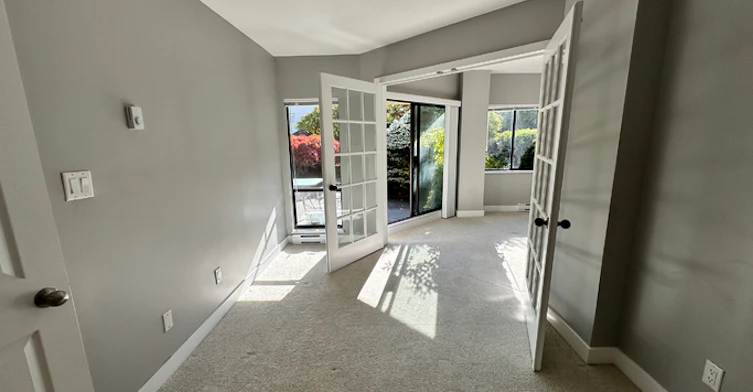 4323 Gallant Avenue, North Vancouver, BC, V7G 1L2 - 14