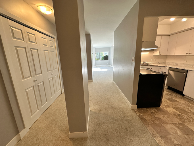4323 Gallant Avenue, North Vancouver, BC, V7G 1L2 - 6