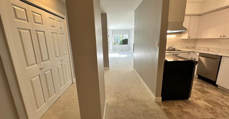 4323 Gallant Avenue, North Vancouver, BC, V7G 1L2 - 6