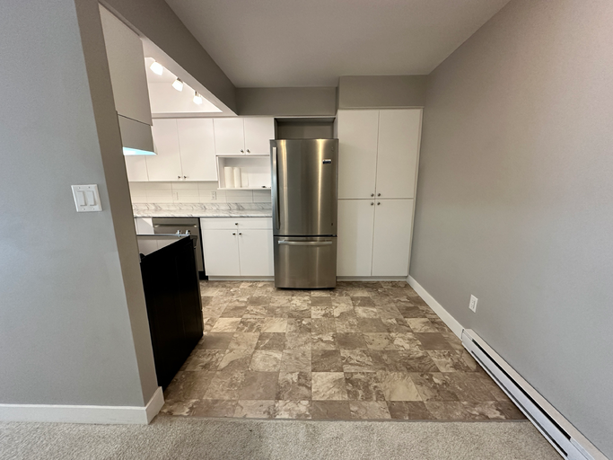 4323 Gallant Avenue, North Vancouver, BC, V7G 1L2 - 4