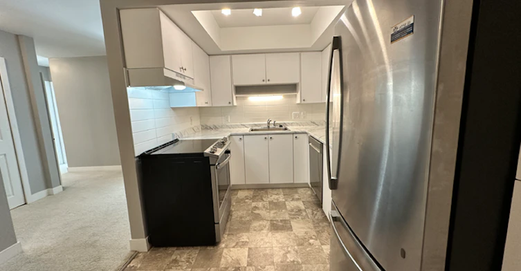 4323 Gallant Avenue, North Vancouver, BC, V7G 1L2 - 5