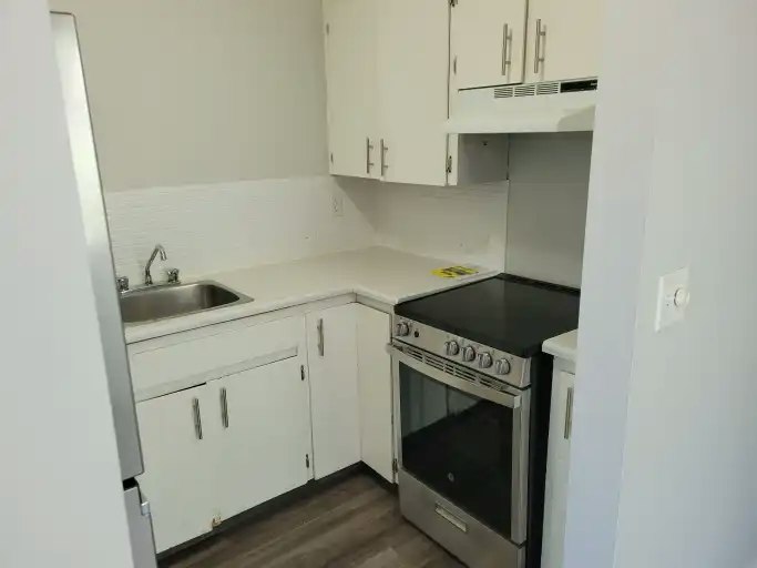 11837 106th Street, Edmonton, AB, T5G 2R2 - 2