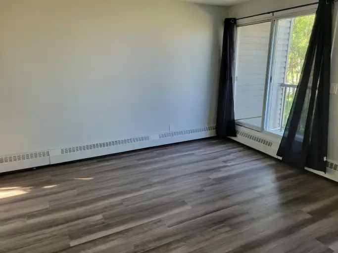 11837 106th Street, Edmonton, AB, T5G 2R2 - 10