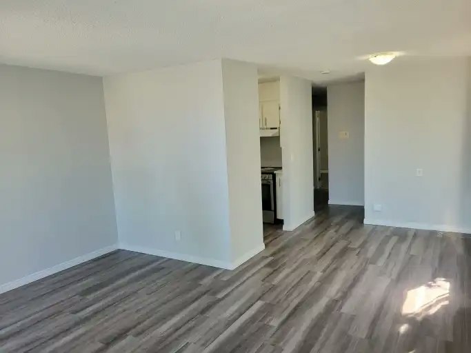 11837 106th Street, Edmonton, AB, T5G 2R2 - 8