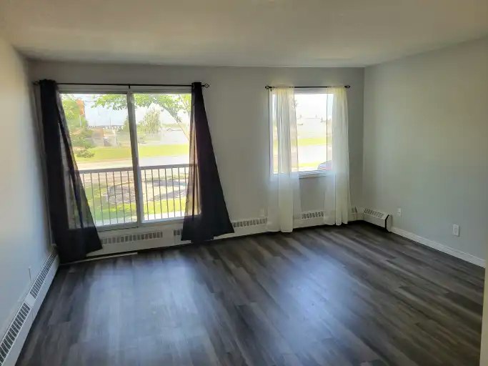 11837 106th Street, Edmonton, AB, T5G 2R2 - 11