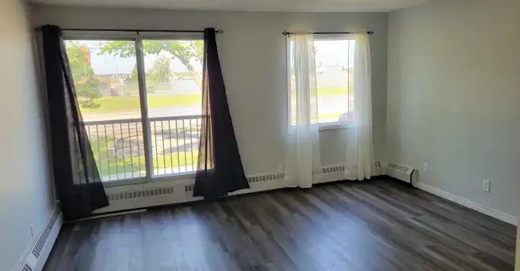 11837 106th Street, Edmonton, AB, T5G 2R2 - 11