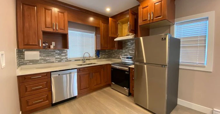 6404 Dumfries Street, Vancouver, BC, V5P 3B4 - 2