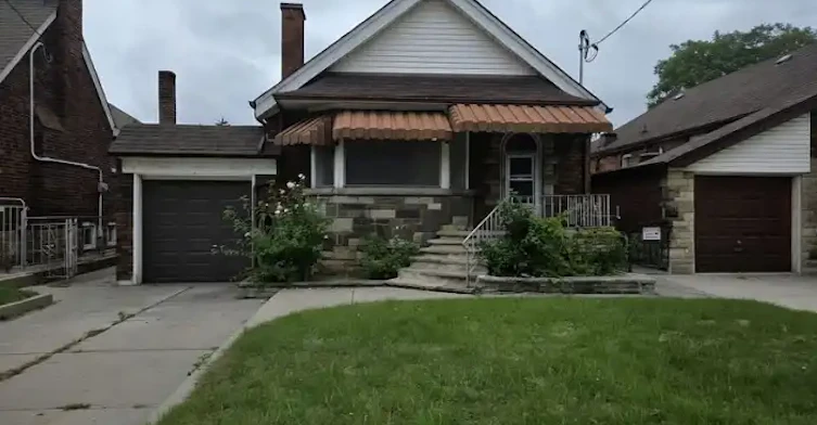 839 Coxwell Avenue, Toronto, ON, M4J 5C2 - 11