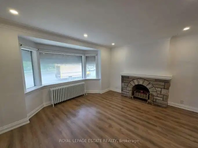 839 Coxwell Avenue, Toronto, ON, M4J 5C2
