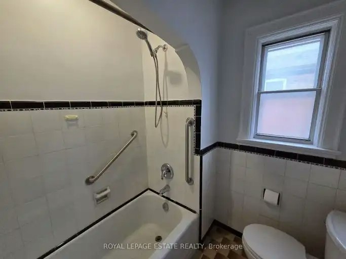 839 Coxwell Avenue, Toronto, ON, M4J 5C2 - 3