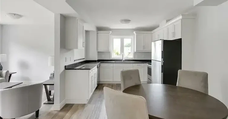 204 Beechwood Drive, Lakeshore, ON, N0R 1A0 - 2