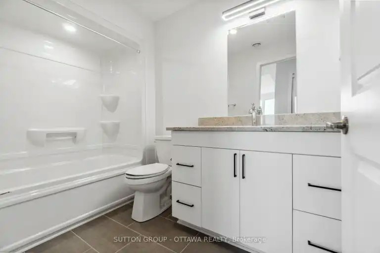 7 Maple Avenue, Smiths Falls, ON, K7A 1Z4 - 4