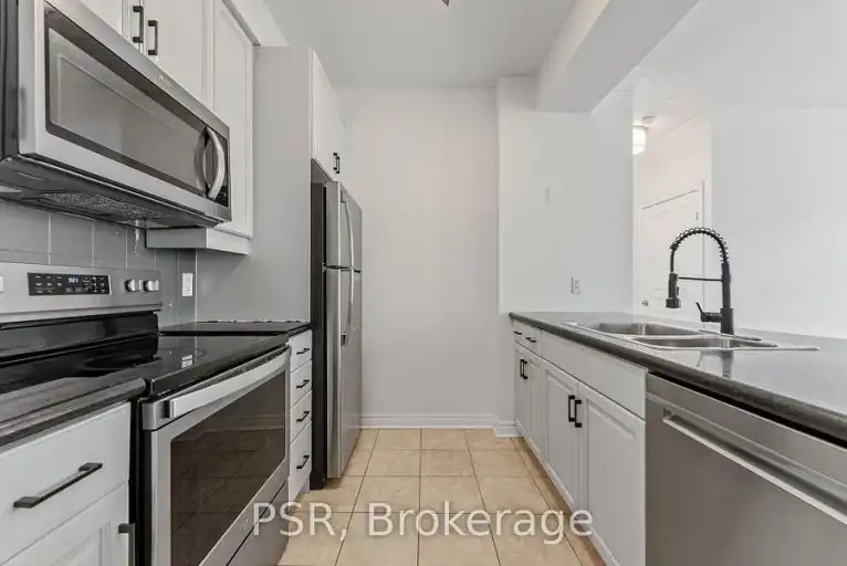9 Boardwalk Drive, Toronto, ON, M4L 6T1 - 5