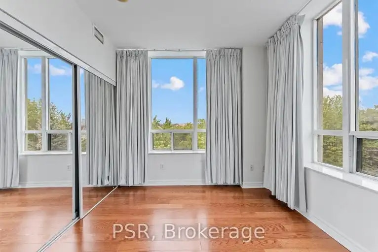 9 Boardwalk Drive, Toronto, ON, M4L 6T1 - 8