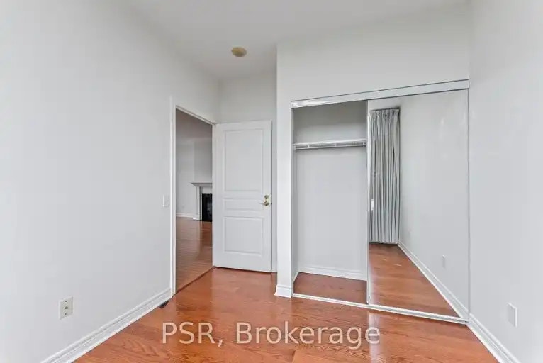 9 Boardwalk Drive, Toronto, ON, M4L 6T1 - 9