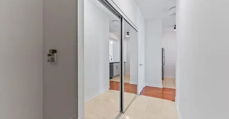9 Boardwalk Drive, Toronto, ON, M4L 6T1 - 7