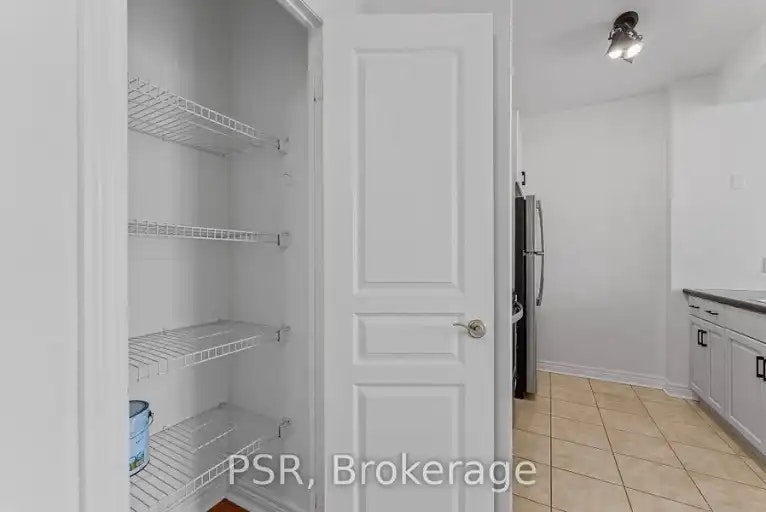 9 Boardwalk Drive, Toronto, ON, M4L 6T1 - 12
